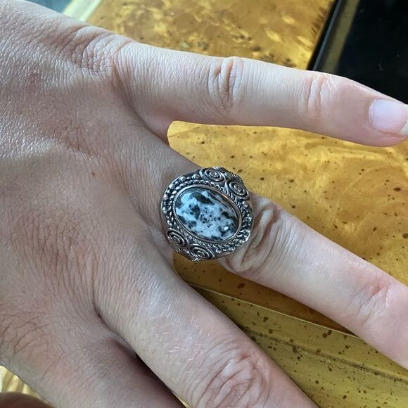 Genuine White Buffalo Sterling Silver Ring Size 7 - Picture 4 of 9